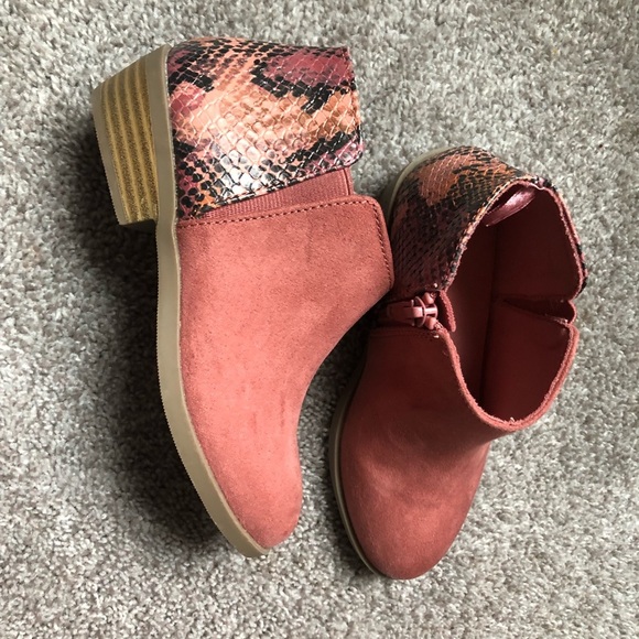 Old Navy boots - Picture 2 of 4